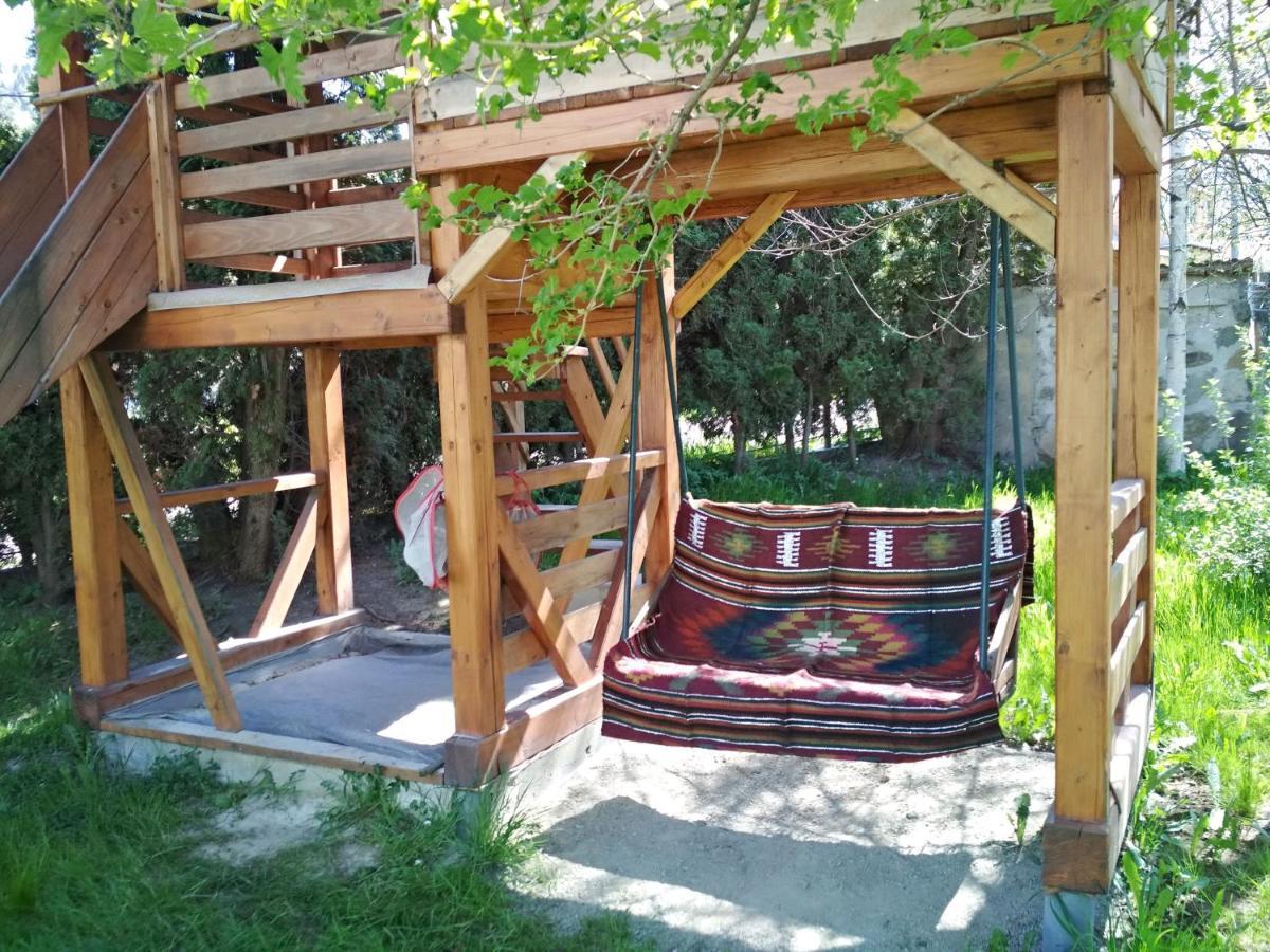 Zelena Bila Stavka * Yaremche